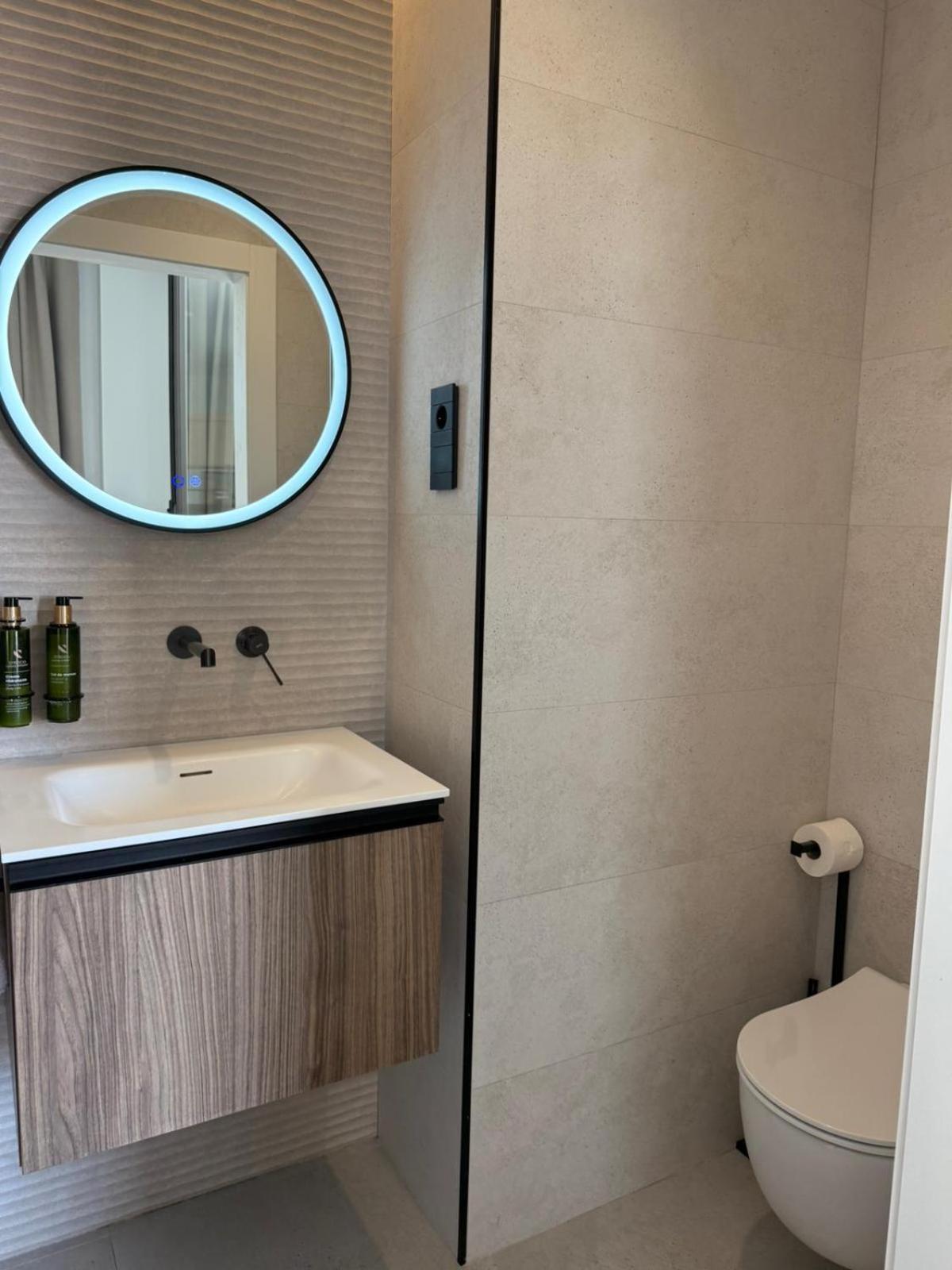 Demetrio By Alma Suites Valencia Exterior foto