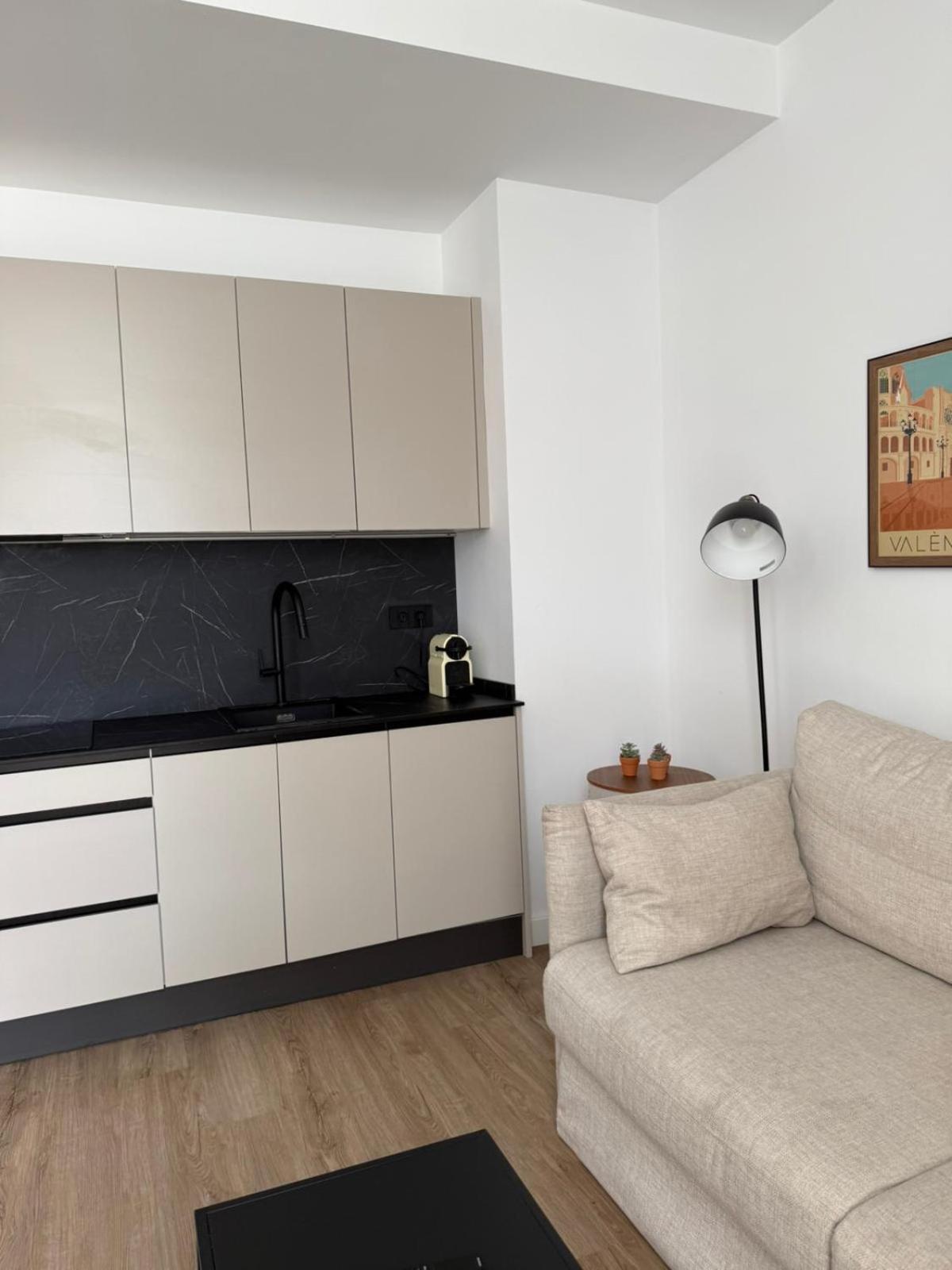 Demetrio By Alma Suites Valencia Exterior foto