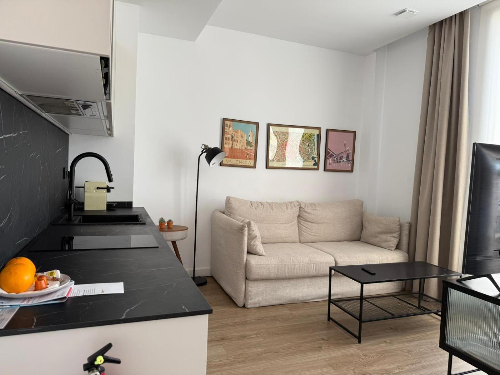 Demetrio By Alma Suites Valencia Exterior foto