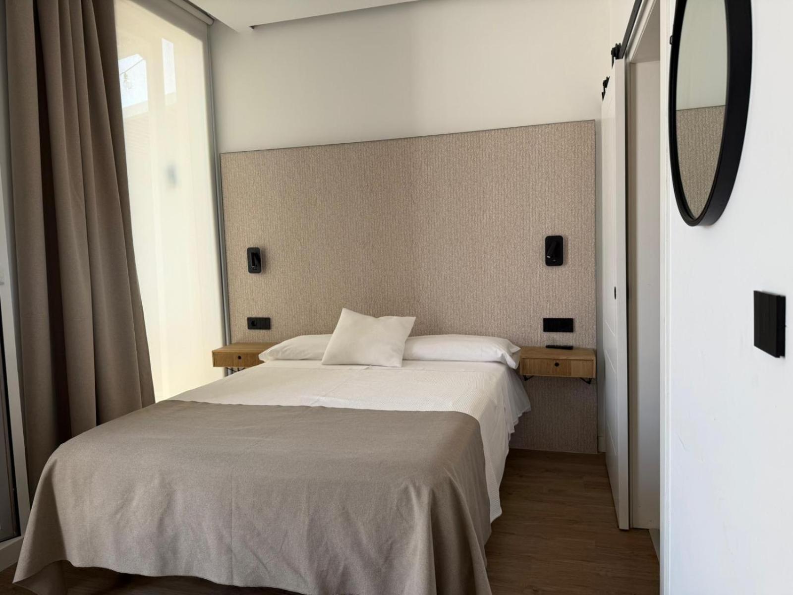 Demetrio By Alma Suites Valencia Exterior foto